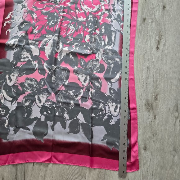 Coldwater Creek | gray pink floral print rectangle medium length scarf - Picture 6 of 6